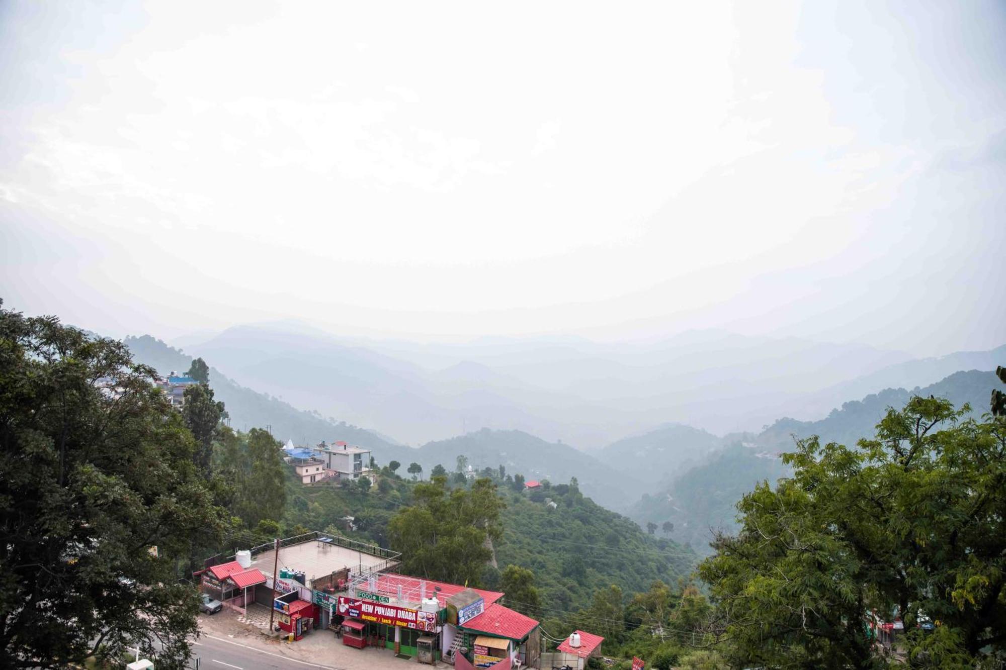 The Fern Surya Resort Kasauli Hills, Dharampur Eksteriør bilde